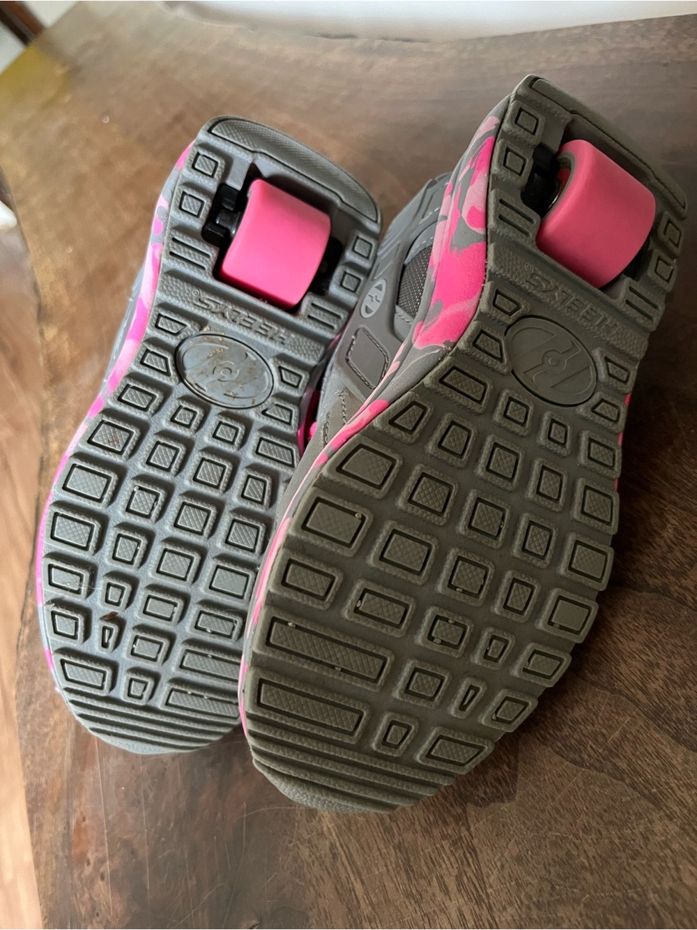 Heelys Gray Sneakers with Pink Laces Size 1